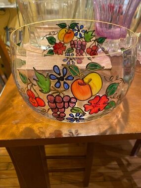 Vintage Romanian Hand Painted Bowl 22k gold trim